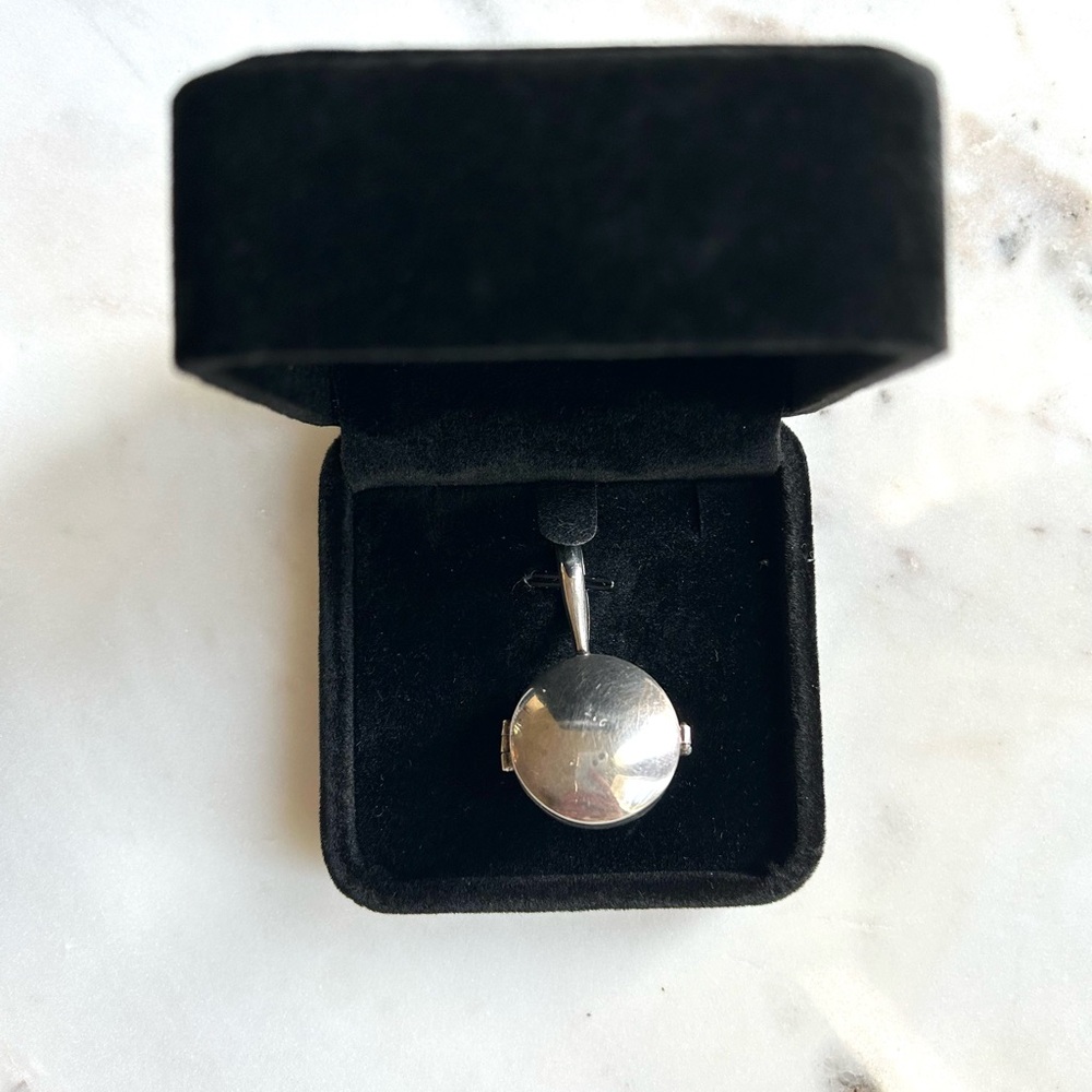 Silver locket - Picture 4 of 4